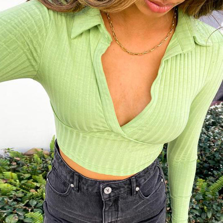 Damer avslappnad Cropped Skjorta med V-ringning och Ribbad Struktur Eva Jonsson-Eva Jonsson
