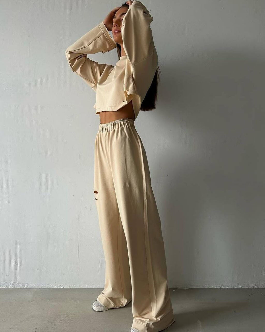 Damer avslappnad Cropped topp och vida fritidsbyxor Mirla-Eva Jonsson