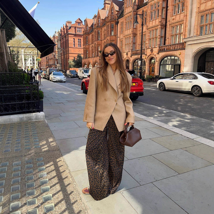 Damer avslappnad blazer med dubbel knapprad och eleganta detaljer Mirla-Eva Jonsson