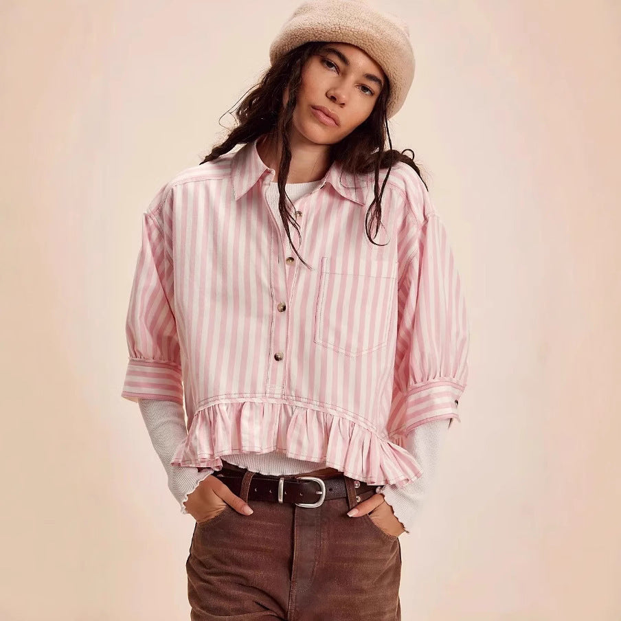 Damer avslappnad cropped blus med volangdetaljer Mirla-Eva Jonsson
