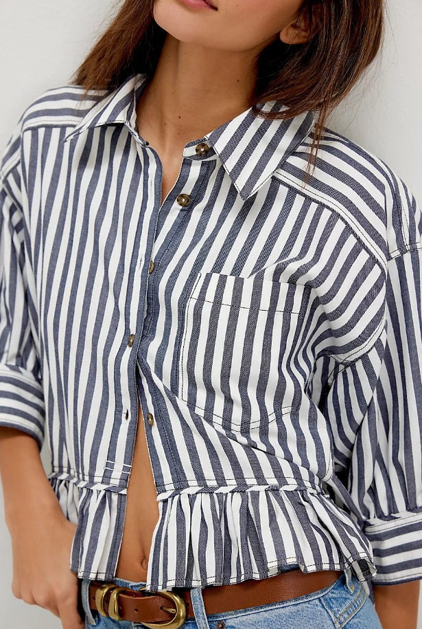Damer avslappnad cropped blus med volangdetaljer Mirla-Eva Jonsson
