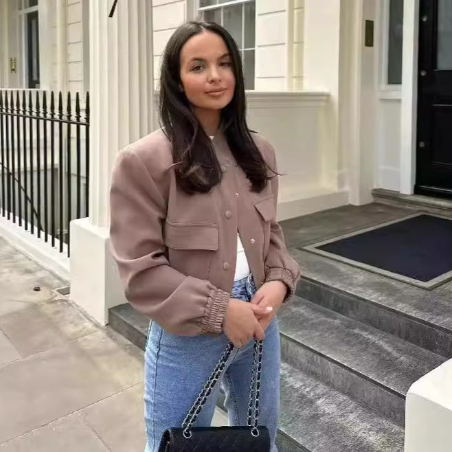 Damer avslappnad cropped jacka med praktiska fickor och elastisk nederkant Mirla-Eva Jonsson