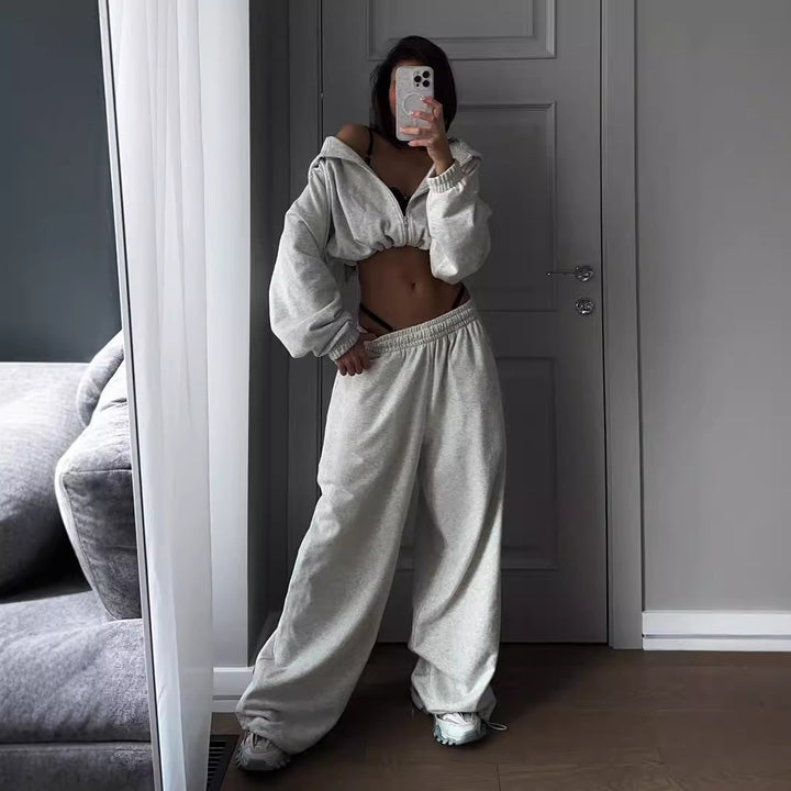 Damer avslappnad cropped sweatshirt med vida byxor Mirla-Eva Jonsson