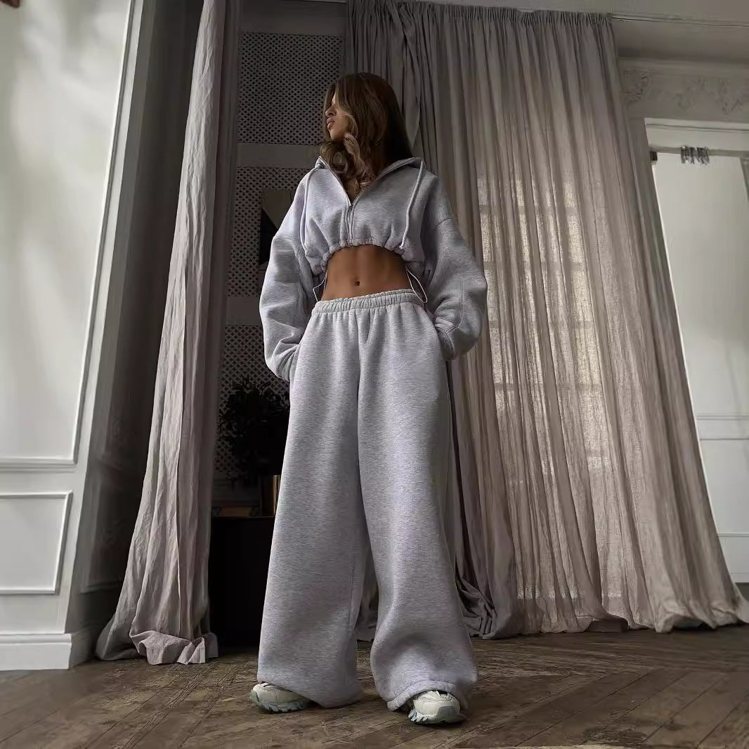 Damer avslappnad cropped sweatshirt med vida byxor Mirla-Eva Jonsson