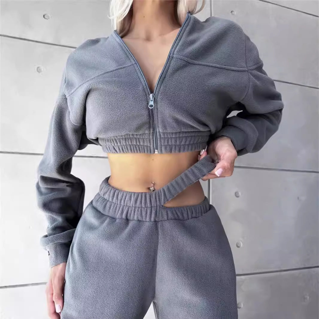 Damer avslappnad fleece-set med croppad hoodie och bekväma byxor Mirla-Eva Jonsson