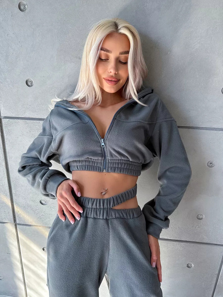 Damer avslappnad fleece-set med croppad hoodie och bekväma byxor Mirla-Eva Jonsson