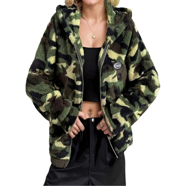 Damer avslappnad fleecejacka i camouflage-design Mirla-Eva Jonsson