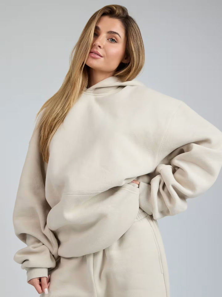 Damer avslappnad hoodie med lös passform och känguruficka Mirla-Eva Jonsson