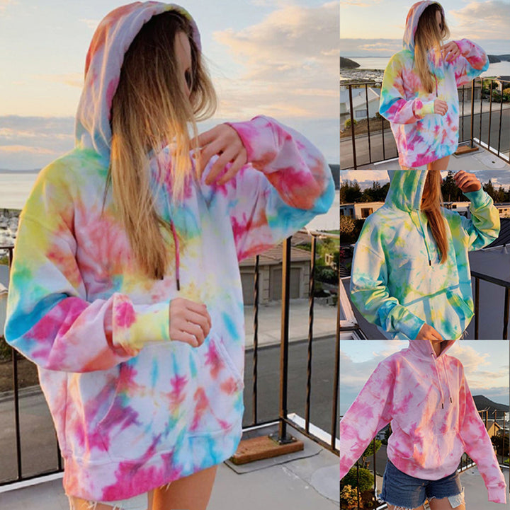 Damer avslappnad hoodie med unik batikdesign Mirla-Eva Jonsson