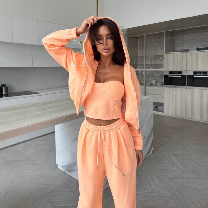 Damer avslappnad hoodie-set med figurnära topp och vida joggerbyxor Eva Jonsson-Eva Jonsson