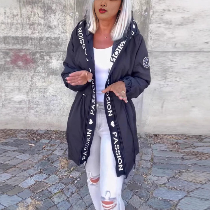 Damer avslappnad hoodiejacka med kontrasterande tryck Mirla-Eva Jonsson