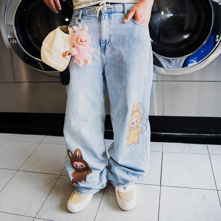 Damer avslappnad jeans med unikt djurmönster Mirla-Eva Jonsson