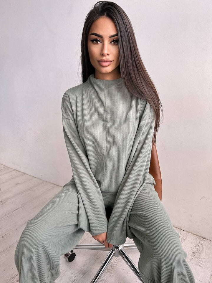 Damer avslappnad jumpsuit i mjukt rippat material Mirla-Eva Jonsson