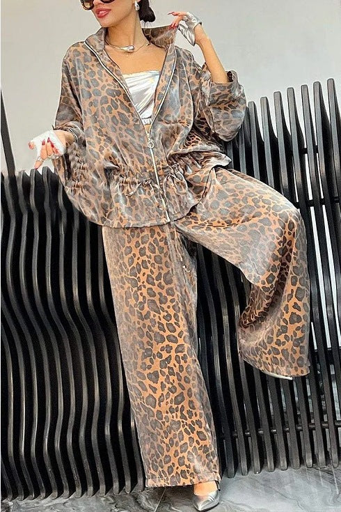 Damer avslappnad jumpsuit med trendigt leopardmönster och vid passform Eva Jonsson-Eva Jonsson