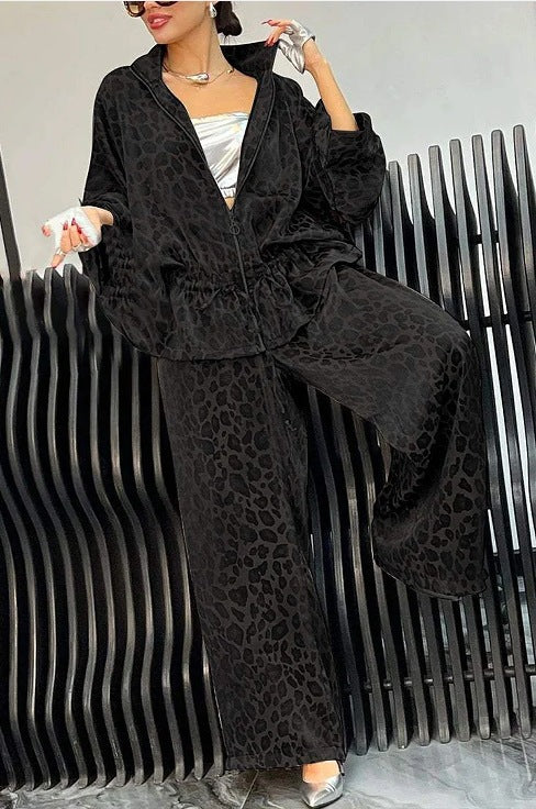 Damer avslappnad jumpsuit med trendigt leopardmönster och vid passform Eva Jonsson-Eva Jonsson