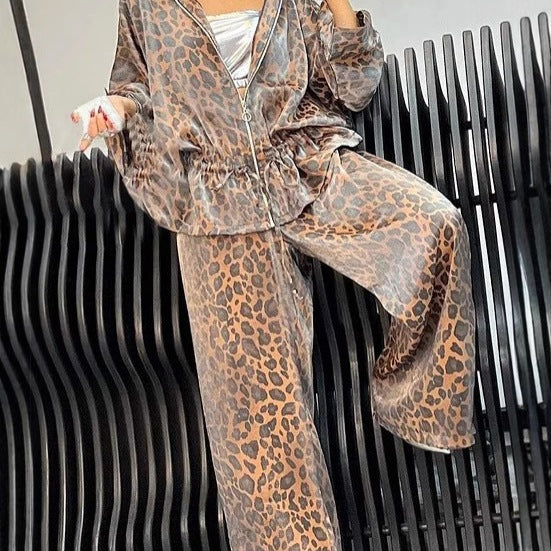 Damer avslappnad jumpsuit med trendigt leopardmönster och vid passform Eva Jonsson-Eva Jonsson