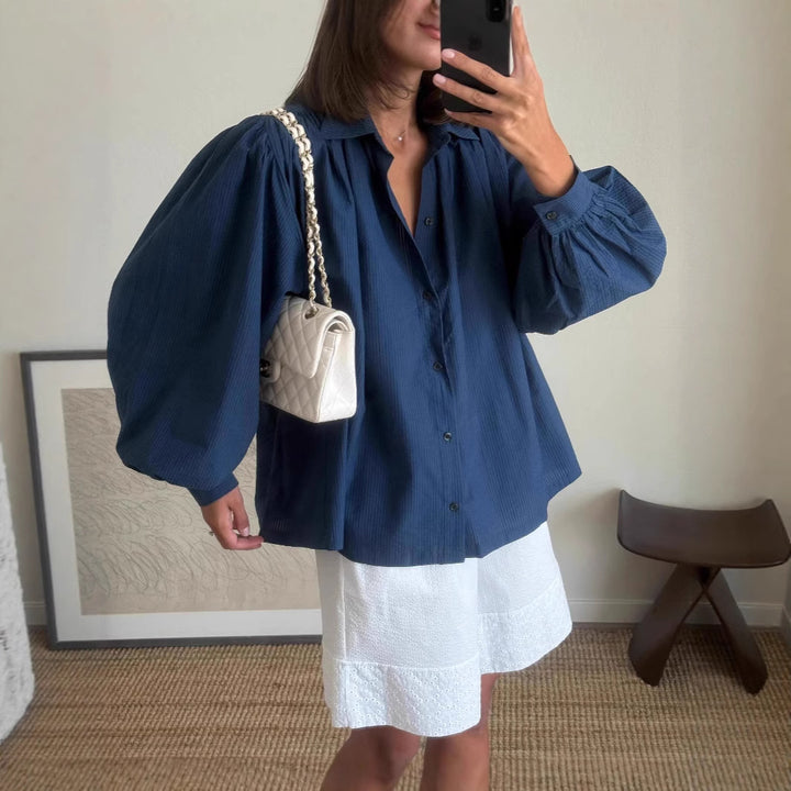 Damer avslappnad kombinationsdräkt med lös blus och shorts Mirla-Eva Jonsson