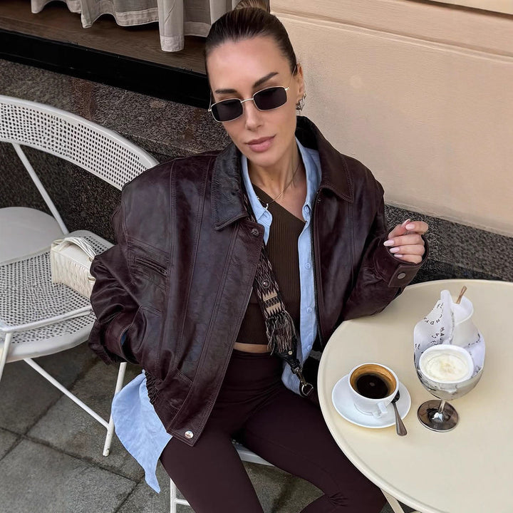Damer avslappnad konstläderjacka med oversized snitt och praktiska fickor Eva Jonsson-Eva Jonsson