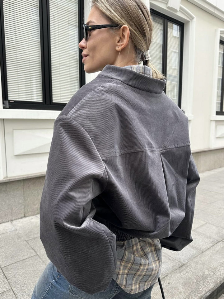 Damer avslappnad kordjacka med ståkrage och elastisk nederkant Mirla-Eva Jonsson
