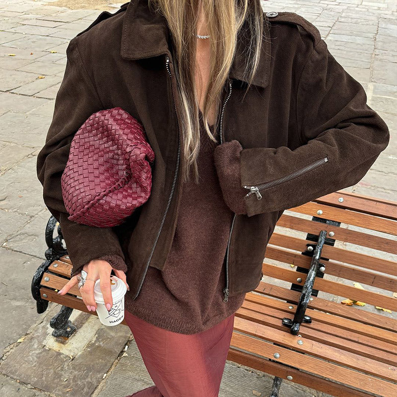 Damer avslappnad kort jacka i mjukt material med praktiska dragkedjor Mirla-Eva Jonsson