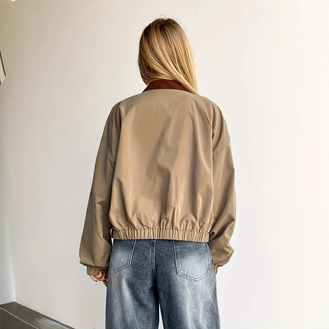 Damer avslappnad kort jacka med oversized skärning och kontrasterande krage Mirla-Eva Jonsson