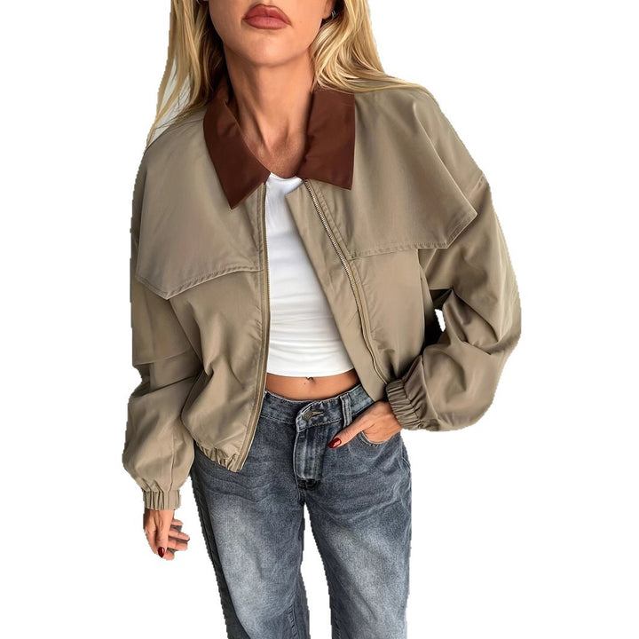 Damer avslappnad kort jacka med oversized skärning och kontrasterande krage Mirla-Eva Jonsson