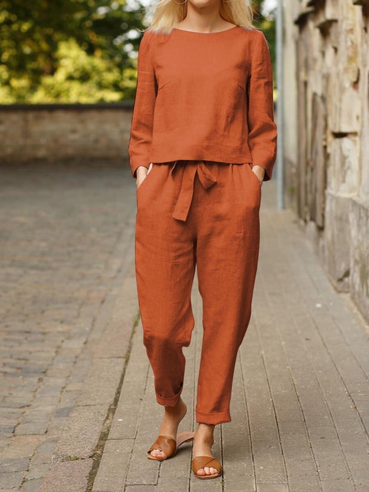 Damer avslappnad linnekostym med elegant skärning Mirla-Eva Jonsson