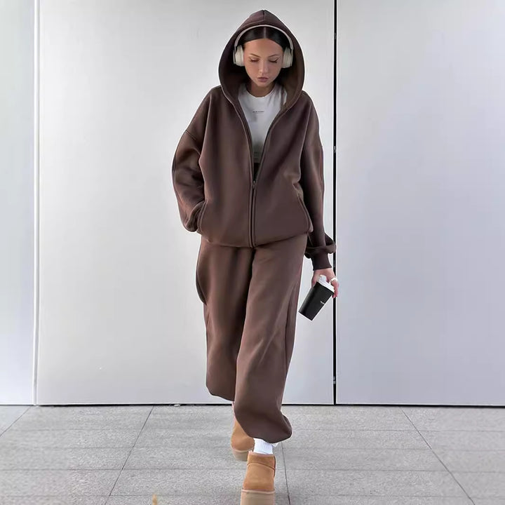 Damer avslappnad och bekväm hoodie med löst sittande joggingbyxor Mirla-Eva Jonsson