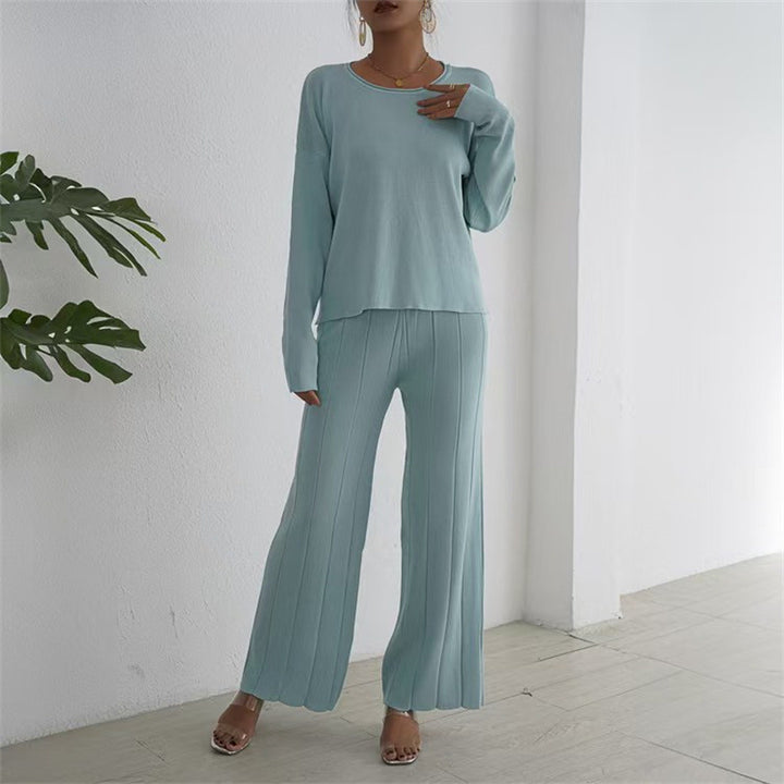 Damer avslappnad och elegant stickad loungewear-set med breda ben och fina ribbstrukturer Mirla-Eva Jonsson