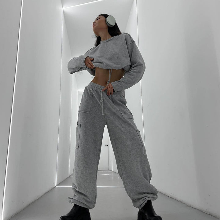 Damer avslappnad och moderiktig cropped sweatshirt med dragsko Eva Jonsson-Eva Jonsson