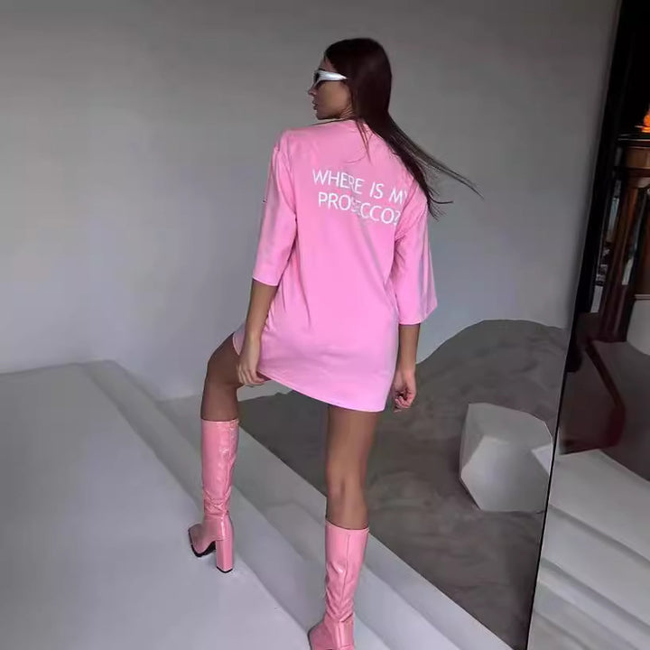 Damer avslappnad oversized T-shirt med kreativ text Mirla-Eva Jonsson