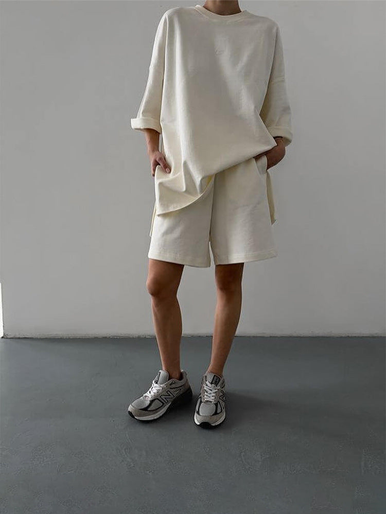 Damer avslappnad oversized fritidsset med kort ärm och bekväma byxor Mirla-Eva Jonsson
