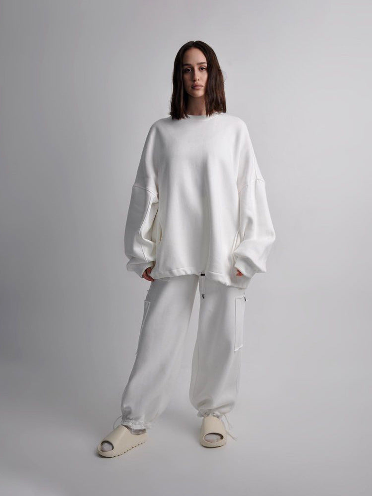 Damer avslappnad oversized sweatshirt med hög krage och bekväma cargo byxor Mirla-Eva Jonsson