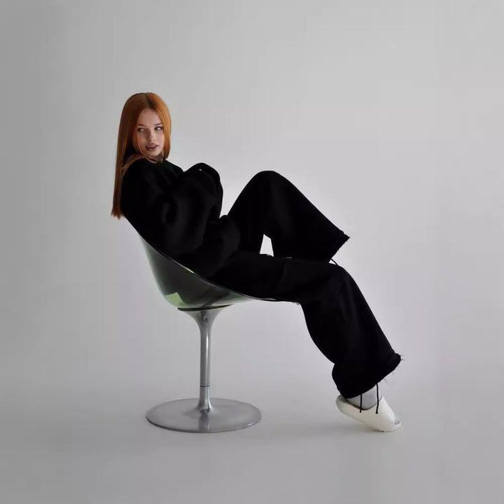Damer avslappnad oversized sweatshirt med hög krage och bekväma cargo byxor Mirla-Eva Jonsson