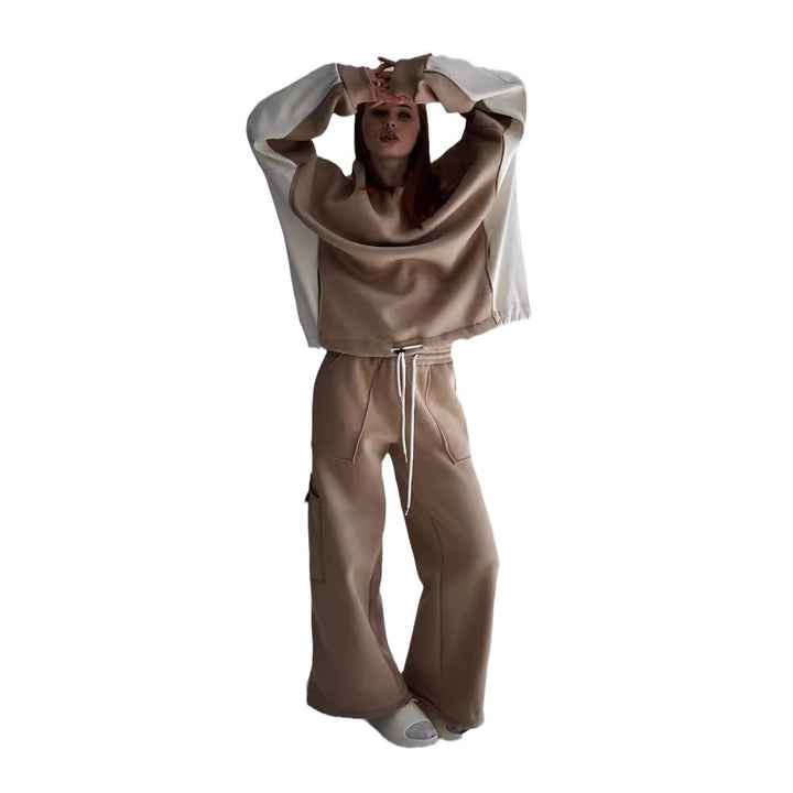 Damer avslappnad oversized sweatshirt med hög krage och bekväma cargo byxor Mirla-Eva Jonsson