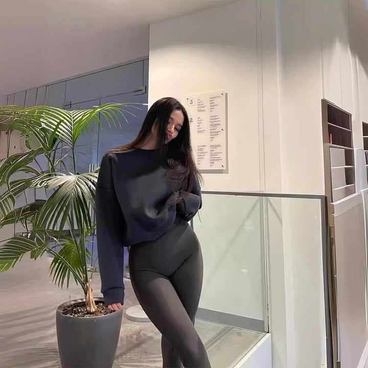 Damer avslappnad oversized sweatshirt med hög krage och elastiska leggings Mirla-Eva Jonsson