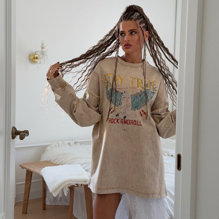 Damer avslappnad oversized sweatshirt med kreativ grafisk design Mirla-Eva Jonsson