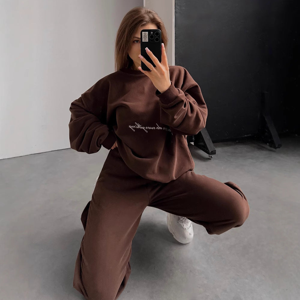 Damer avslappnad oversized sweatshirt och bekväma joggingsbyxor Eva Jonsson-Eva Jonsson