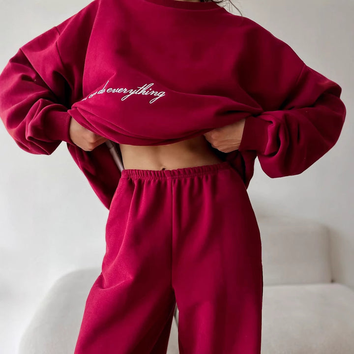 Damer avslappnad oversized sweatshirt och bekväma joggingsbyxor Eva Jonsson-Eva Jonsson