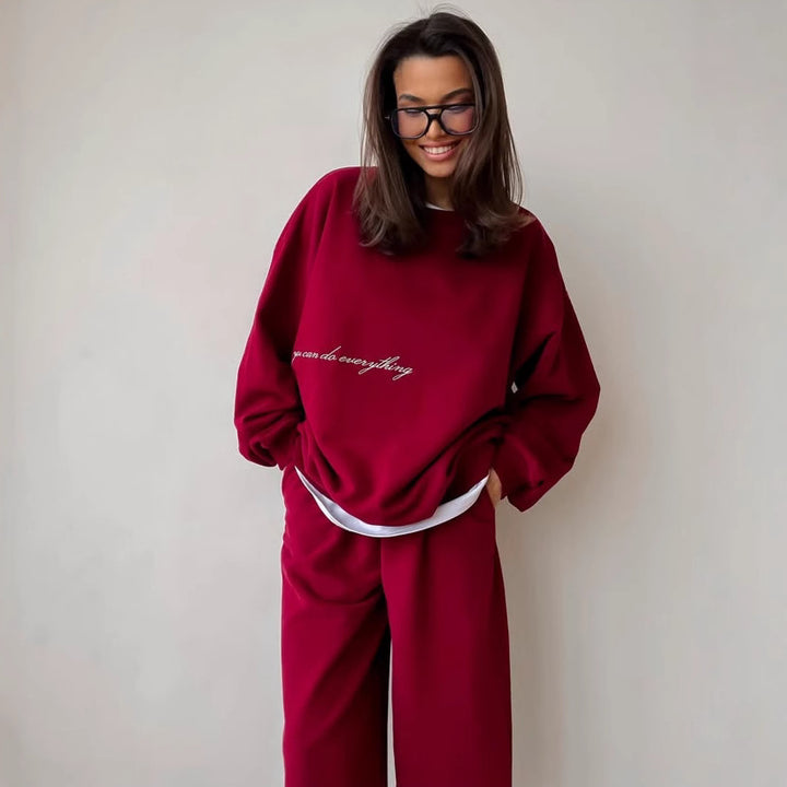 Damer avslappnad oversized sweatshirt och bekväma joggingsbyxor Eva Jonsson-Eva Jonsson
