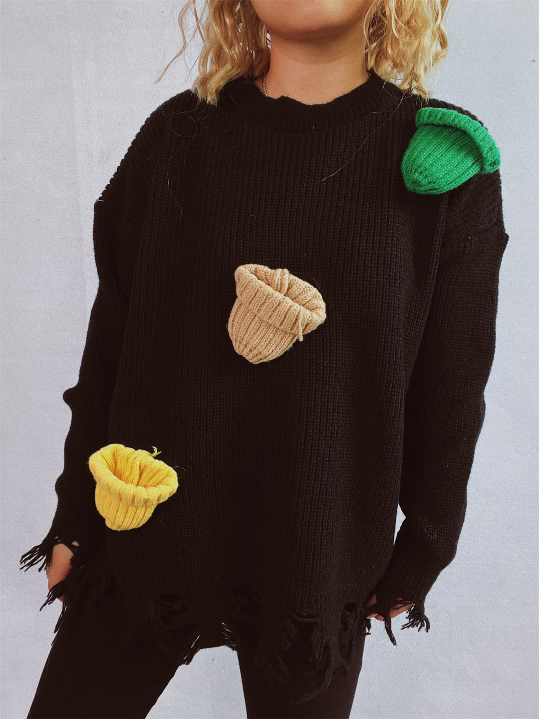 Damer avslappnad oversized tröja med fransiga detaljer och färgglada applikationer Eva Jonsson-Eva Jonsson