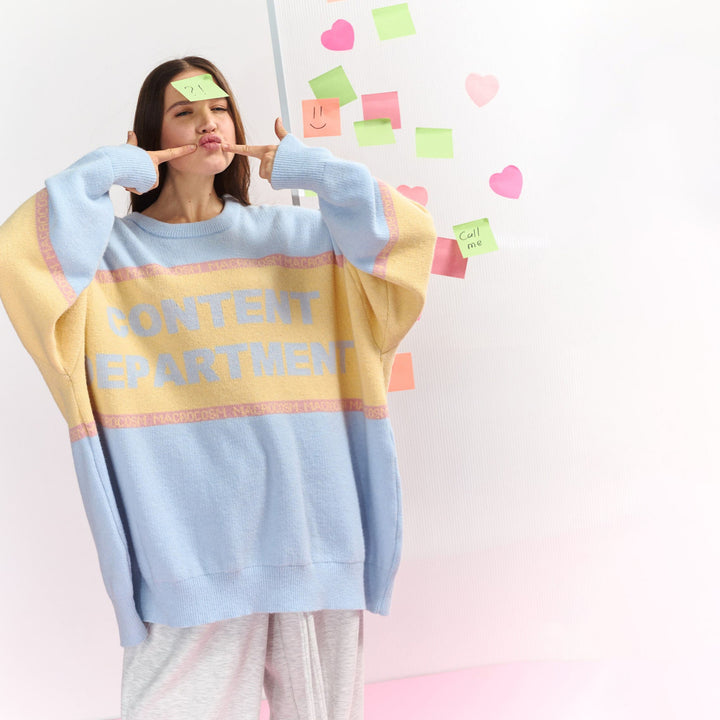Damer avslappnad oversized tröja med kreativt tryck Mirla-Eva Jonsson