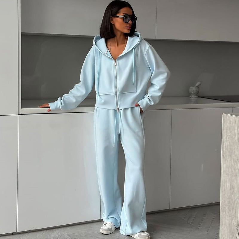 Damer avslappnad set av cropped hoodie och lösa joggingsbyxor Mirla-Eva Jonsson
