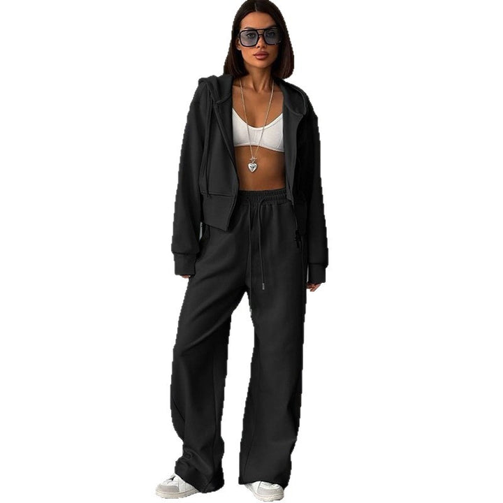 Damer avslappnad set av cropped hoodie och lösa joggingsbyxor Mirla-Eva Jonsson