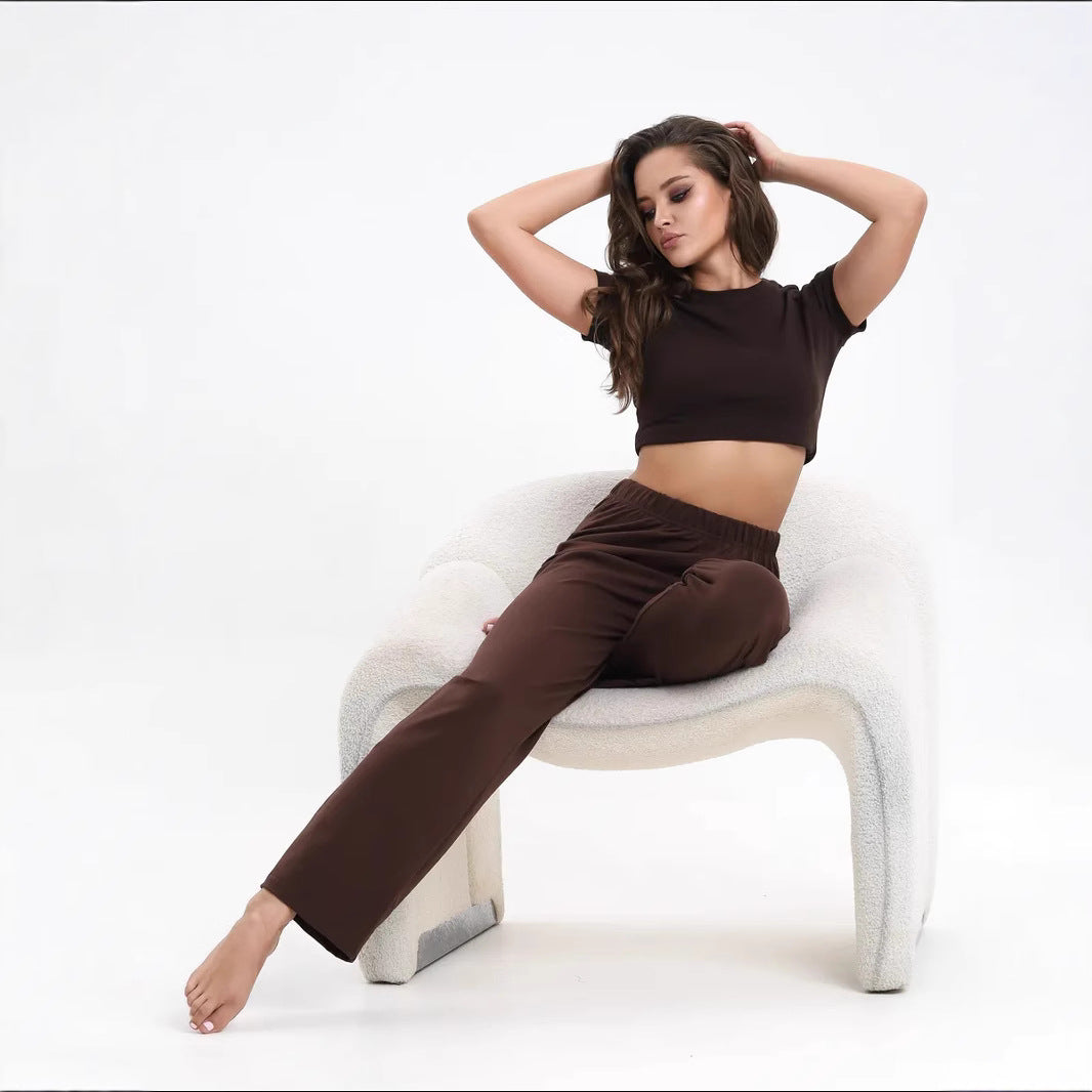 Damer avslappnad set med cropped topp och vida tygbyxor Mirla-Eva Jonsson