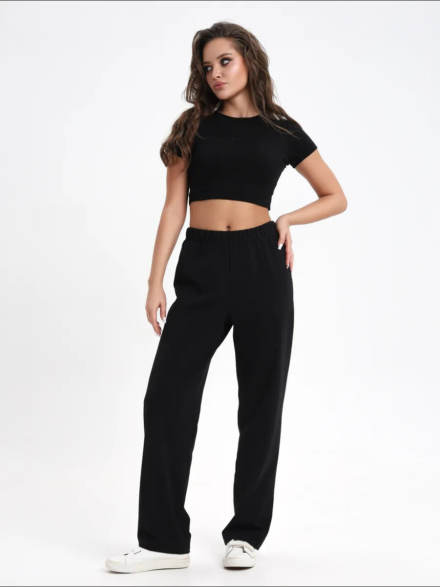 Damer avslappnad set med cropped topp och vida tygbyxor Mirla-Eva Jonsson