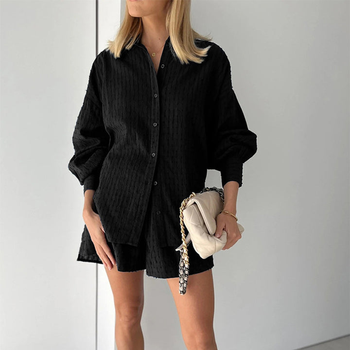 Damer avslappnad skjorta-shortset med elegant vävmönster Mirla-Eva Jonsson