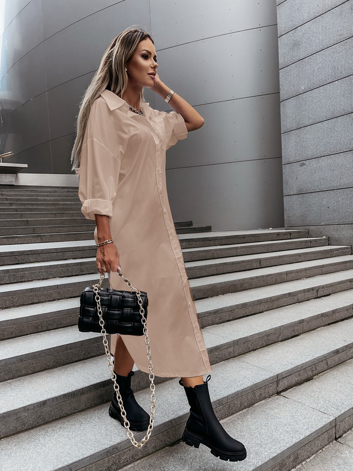 Damer avslappnad skjortklänning med klassiska knappar och oversized snitt Mirla-Eva Jonsson