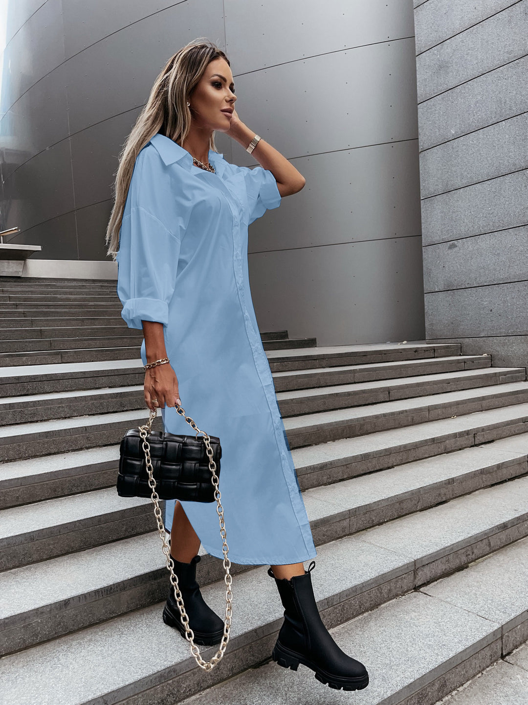 Damer avslappnad skjortklänning med klassiska knappar och oversized snitt Mirla-Eva Jonsson