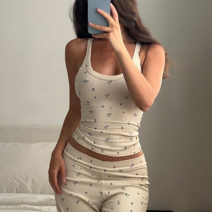 Damer avslappnad sov-set med tanktop och vida byxor Mirla-Eva Jonsson